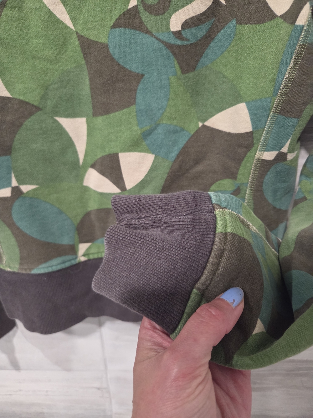 Rare lululemon Scuba Hoodie Green Camo Size 8 - Picture 7 of 9